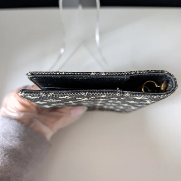 Vintage Louis Vuitton Agenda with Signature Monogram - Picture 7 of 10